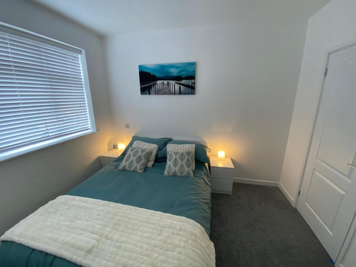Modern 2 Bedroom Apartment, With Car Parking. Bitton Exterior photo